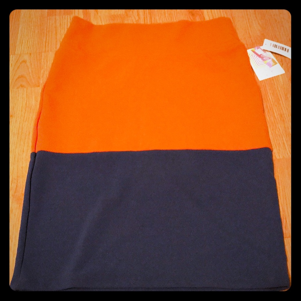 LuLaRoe Orange/Navy Cassie. Large